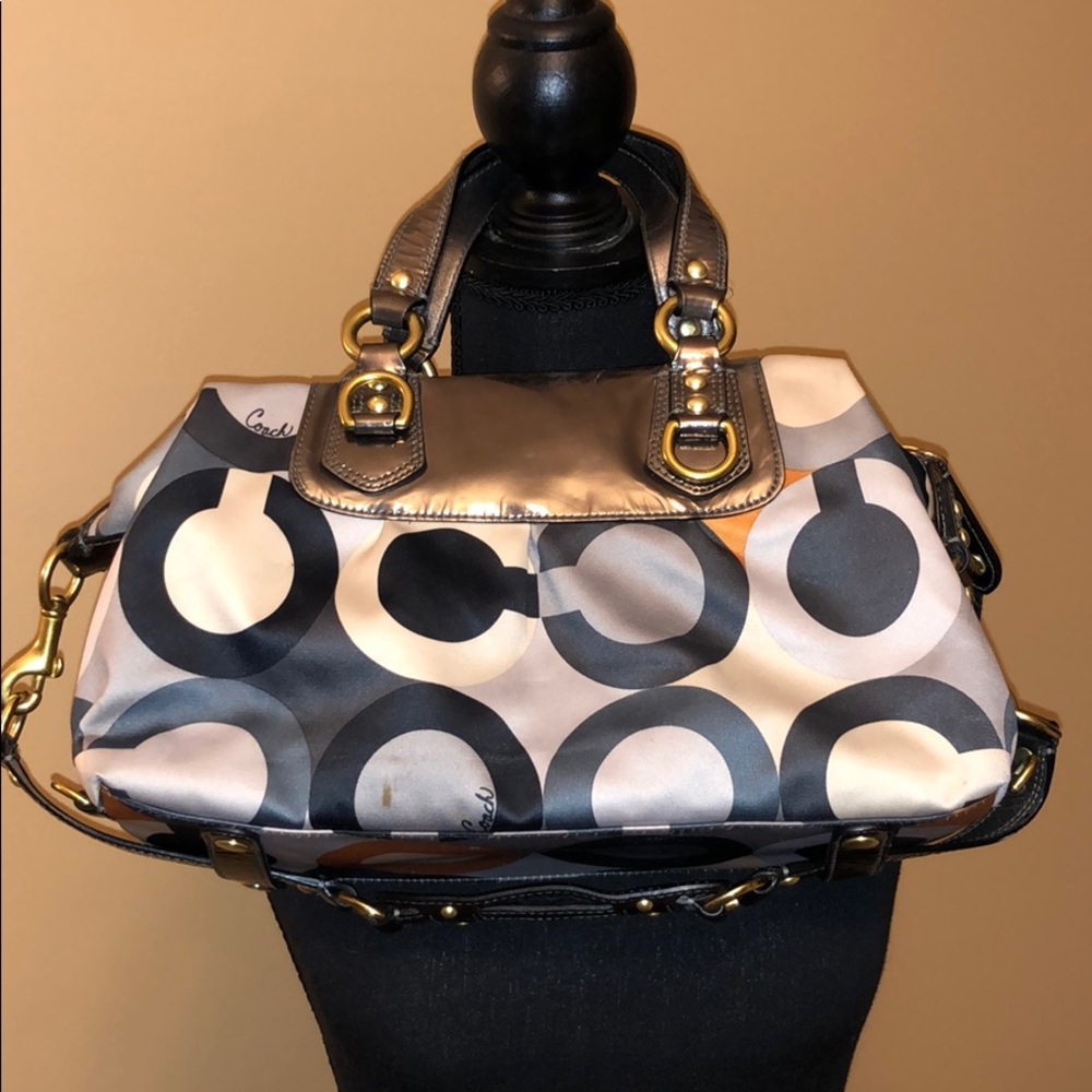 Authentic Coach handbag - Picture 3 of 8